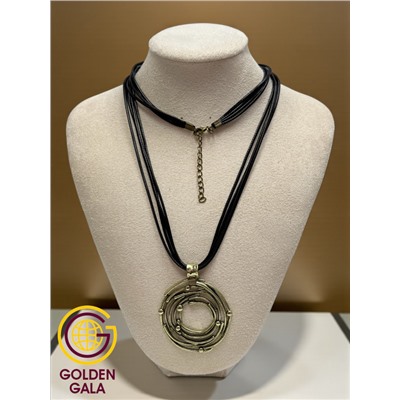 Кулон на кожаном шнурке "Женская грация" Арт КШ2130/01