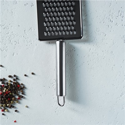 Тёрка для сыра Доляна «Металлик», 14×8 см, мелкая, с ручкой, серебристая