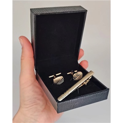 Набор запонок и зажима для галстука в футляре