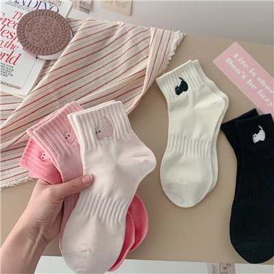 Fuchsia brand cotton socks for leisure, with embroidery