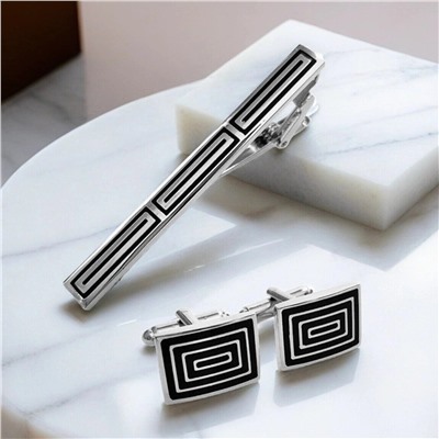 Набор запонок и зажима для галстука в футляре