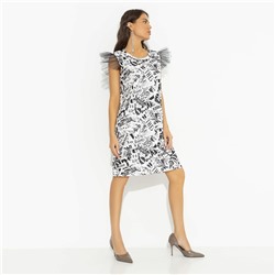 Платье прямого кроя, Обезоруживающий образ