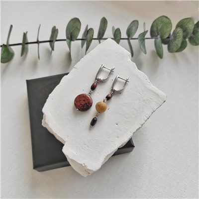 Серьги из обсидиана, агата и деревянного шарика из можжевельника