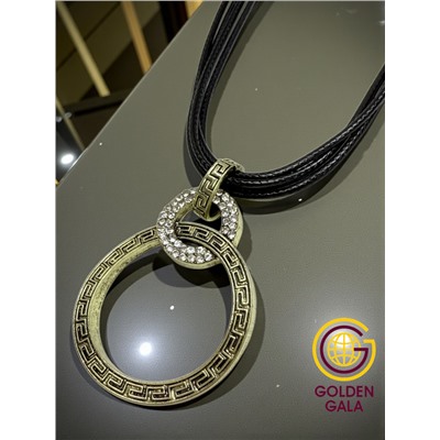 Кулон на кожаном шнурке "Женская грация" Арт КШ2130/04