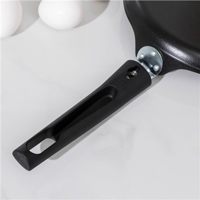 Сковорода блинная KUKMARA «Традиция», d=20 см, съёмная ручка, антипригарное покрытие, алюминий, чёрная