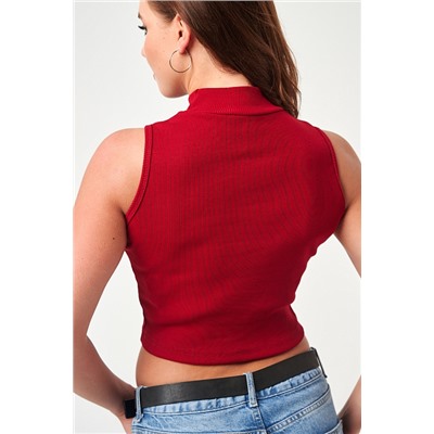 Женский топ 52714  укороченный с горлом / бордовый