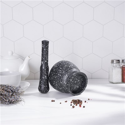 Ступка с пестиком Доляна «Чёрный камень», 10.5×10.5×20 см, чёрная
