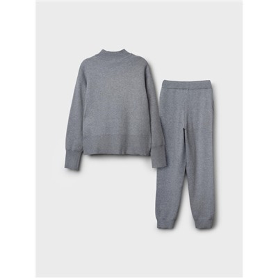 Комплект для девочки: джемпер, брюки