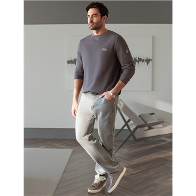 Джемпер легкий из фактурного эластичного трикотажа с принтом