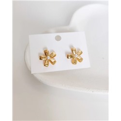 Стильные серьги