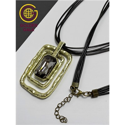 Кулон на кожаном шнурке "Женская грация" Арт КШ2130/08