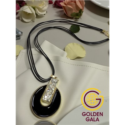 Кулон на кожаном шнурке "Женская грация" Арт КШ2130/27