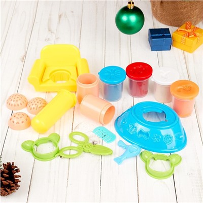 УЦЕНКА Набор для игры с пластилином «Новогодние причёски»