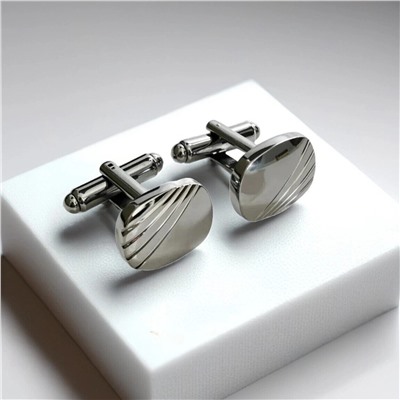 Набор запонок и зажима для галстука в футляре