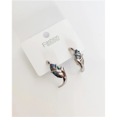 Стильные серьги