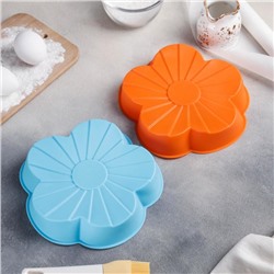 Форма для выпечки Доляна «Цветок», силикон, 20×20×4 см, красная