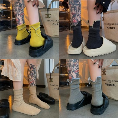 Net Red Men and Women's Step in the Men and Women of the Packing Stacking Mock Design Japanese Literature and Art Cotton Middle Tube Retro Niche Model