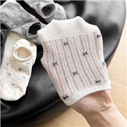 Summer invisible goods with bow