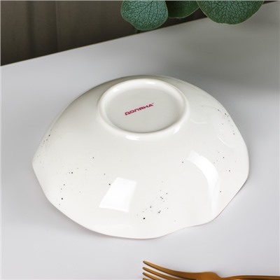 Салатник Доляна «Млечный путь», 700 мл, d=17.5 см, фарфор, белый в крапинку