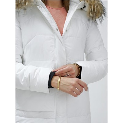 Куртка женская зимняя с мехом енот премиум класса белого цвета 3322_1Bl