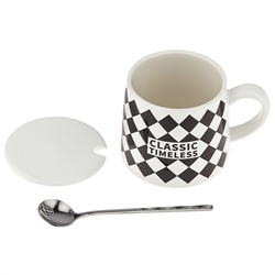 Кружка фарфоровая "Геометрия" "Шахматка" 300мл, д8,9см h8см, матовая глазурь, с деколью, цвет - белый с черным, ложка нерж. 13,5см, фарфоровая крышка, д/горла 7,5см, д/основания 7см, в подарочной коробке (Китай)