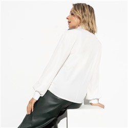 Блуза, Приковывая взгляды