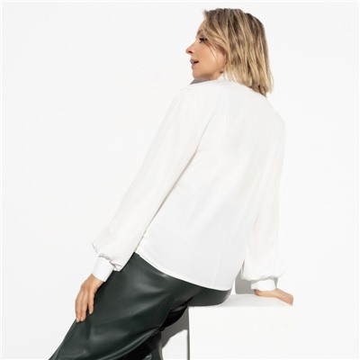 Блуза, Приковывая взгляды