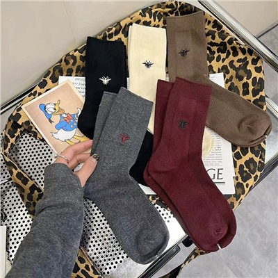 MIU Showee European Bee Embroidery Double Pink Strinking Socks Children Ins Autumn and Winter Ansho La Red Middle Packing Stacking socks