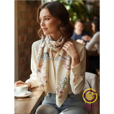 Платок утепленный "Цветы яблони" Арт 2025/04 (бежевый)