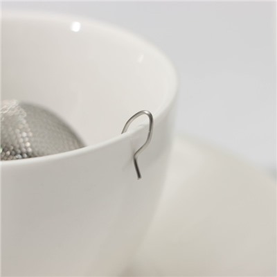 Ситечко для чая Доляна «Бергамот», d=4.5 см, на цепочке, нержавеющая сталь, серебристое