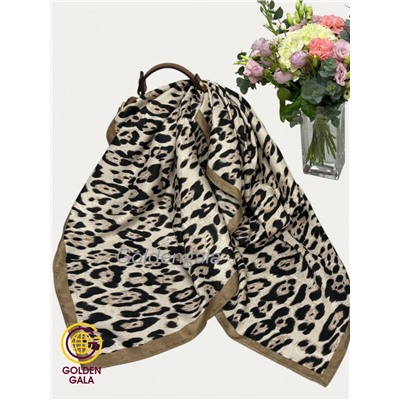 Платок утепленный Леопардовый Арт 3111/11 светло-бежевый с бежевой каймой