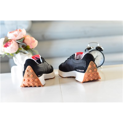 New Balance NB 327 из натуральной замши и нейлона