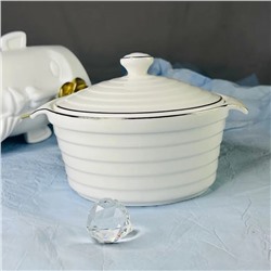 142-146 Круглый салатник 19см с крышкой в под.уп.(х16)Фарфор