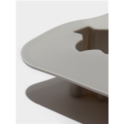 Форма для выпечки новогодняя Доляна «Новогодние пряники», силикон, 6 ячеек, 25.5×17.5×2.5 см, серая