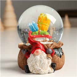 Снежный шар новогодний стеклянный «Гном с мешком», полистоун, 7×8×9 см