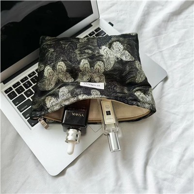 Retro three dimensional golden capacious cosmetic bag, small clutch bag, storage bag, liner