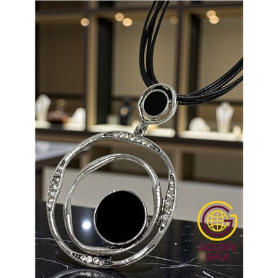 Кулон на кожаном шнурке "Женская грация" Арт КШ2130/06