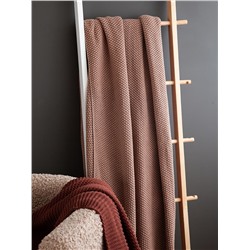 Плед из стираного хлопка цвета мокко из коллекции Essential, 130x180 см