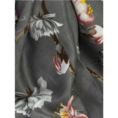 Платок утепленный "Цветы яблони" Арт 2025/07 (серый)