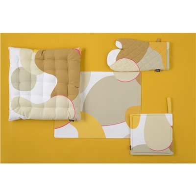 Прихватка-варежка из хлопка горчичного цвета с авторским принтом из коллекции Freak Fruit, 33х17,5 см