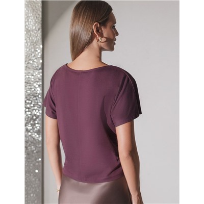 Нарядная футболка с блестящим принтом