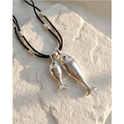 Кулон на шнурке Рыбки