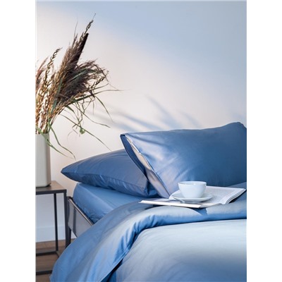 Простыня из премиального сатина джинсово-синего цвета из коллекции Essential, 180х270 см