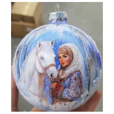 Елочный шар декорированный стеклянный "Снежное очарование"