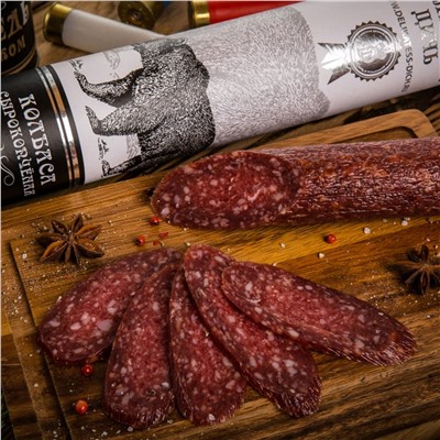 Колбаса, из мяса Медведя, сырокопченая, с коньяком, в подарочной упаковке (тубус)