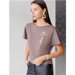 Нарядная футболка с блестящим принтом