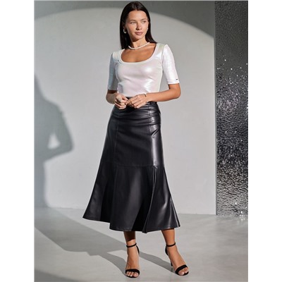 Футболка облегающая из хлопка в рубчик с U вырезом и матовым покрытием металлик