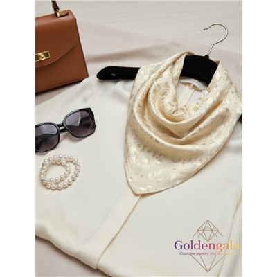 Платок однотонный из натурального шелка золотисто-бежевый светлый Арт В1051/30