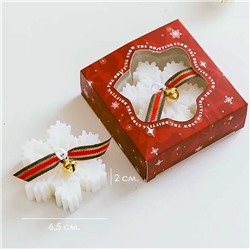 Свеча ароматическая СНЕЖИНКА в коробке с ароматом груши, 2*6,5 см.