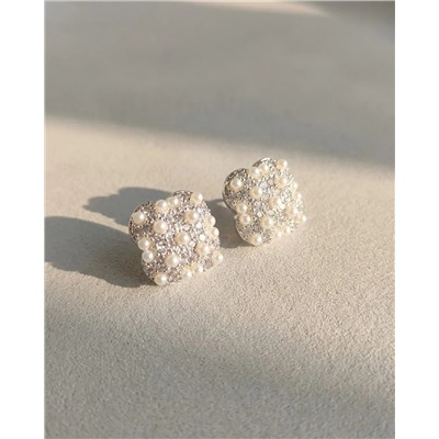 Стильные серьги